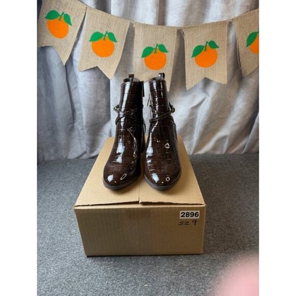 Anne Klein Makanda Ankle Boots Brown Croc Women's Size 9 Strappy Booties iFlex - Picture 11 of 11